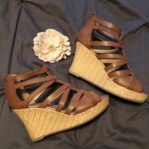 EUC American Eagle Wedges, Size 7